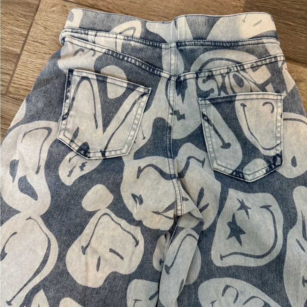 Smiley Face Wide-Leg Jeans - Picture 5 of 7